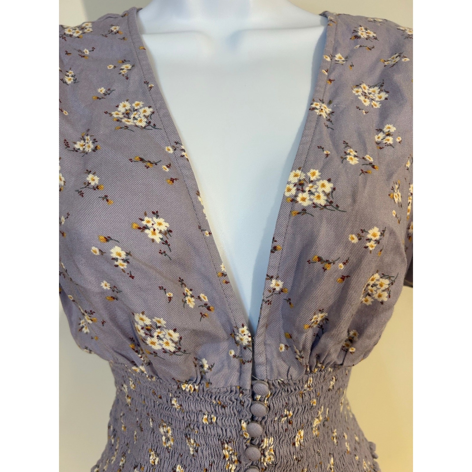 FOREVER 21 Sz M Purple Dainty Floral Deep V Neck Crop Flutter Cap Sleve Feminine