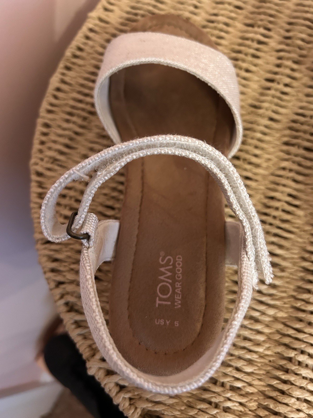 Girls Toms Sandals Big Kid Size 5 Wedge Hook And Loop Closure EUC Shoes
