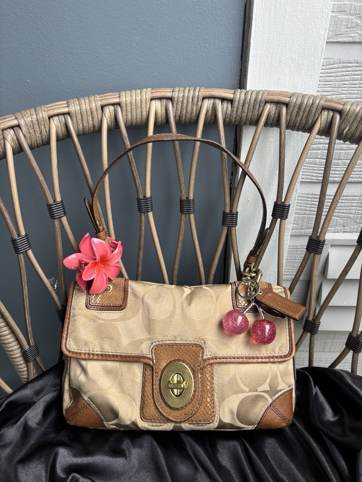 2010 Vintage Coach Peyton Shoulder Bag w/ original dust bag