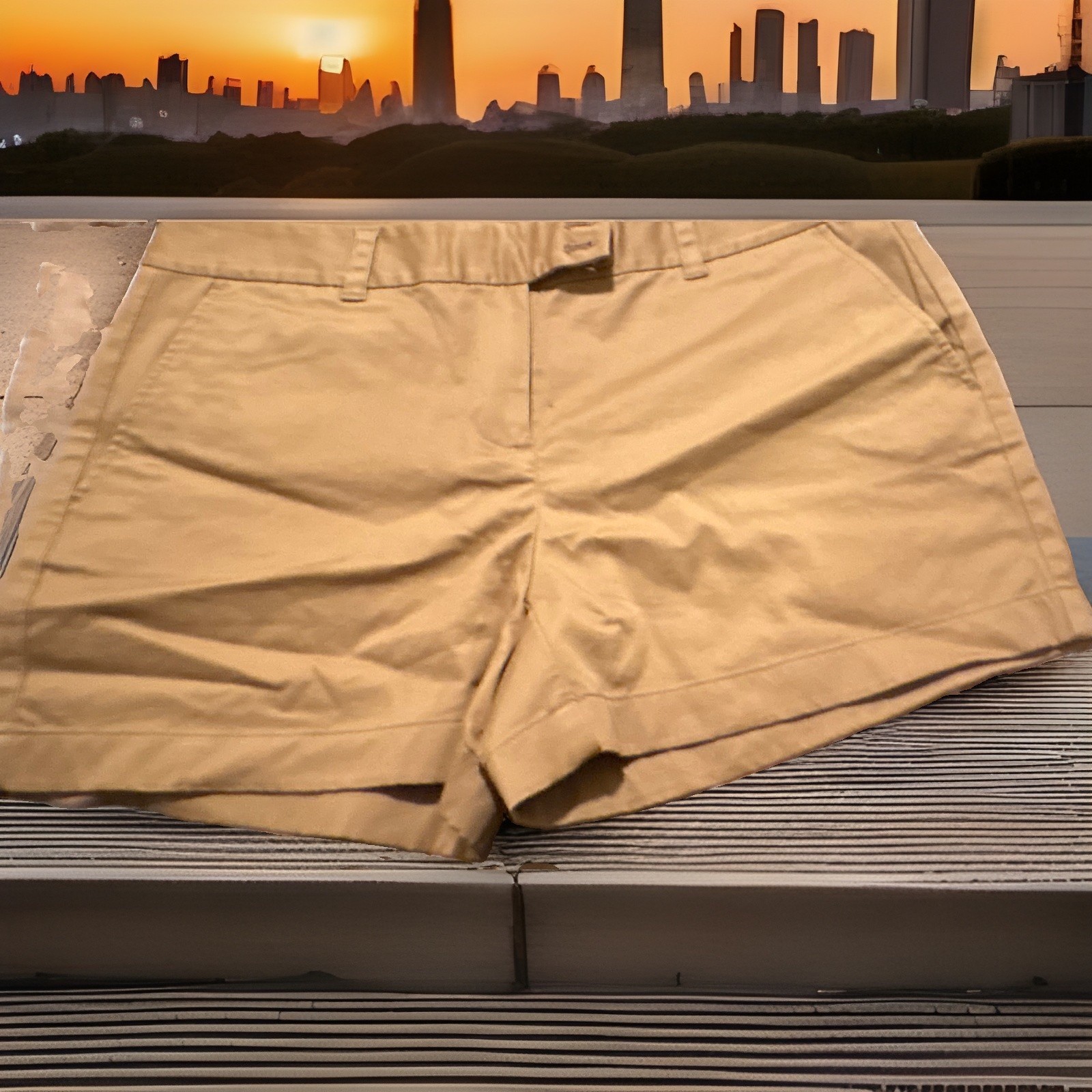 Vineyard Vines Every Day Shorts Womens 12 NEW Officer Khaki Tan 3 1/2 In Chino