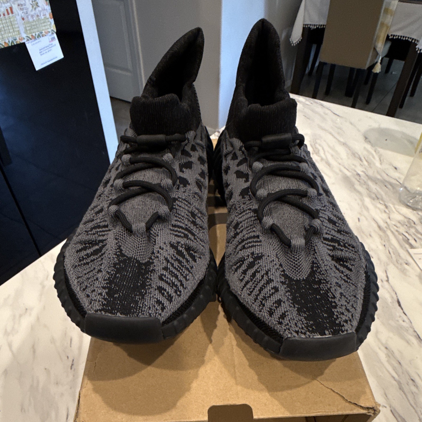 adidas Yeezy Boost 350V2 CMPCT Slate Onyx primeknit – missing inner size sticker