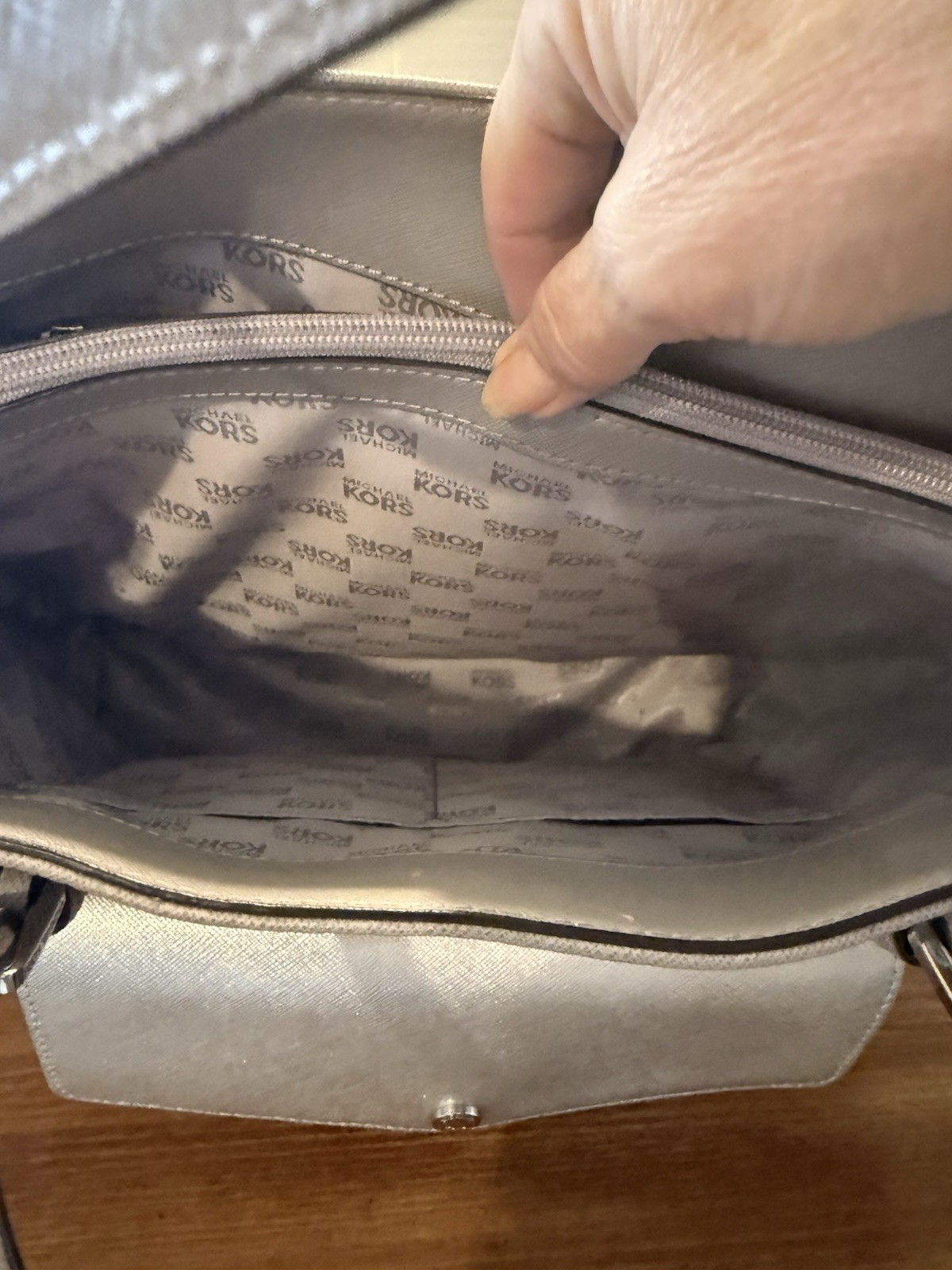 Michael Kors Pearl Grey Leather Jet Set Large Multi Function Pocket Tote Bag