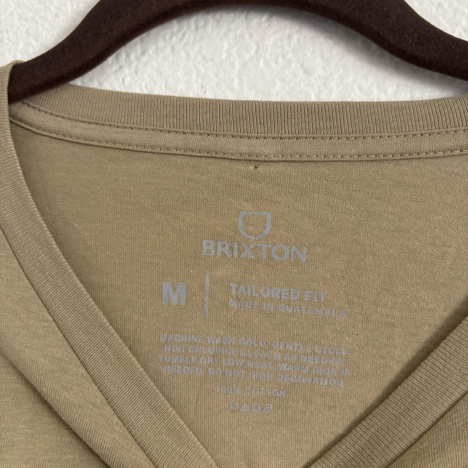 NWT Brixton Men’s Size Medium Oatmeal Tailored Fit Graves SS Pocket Tee
