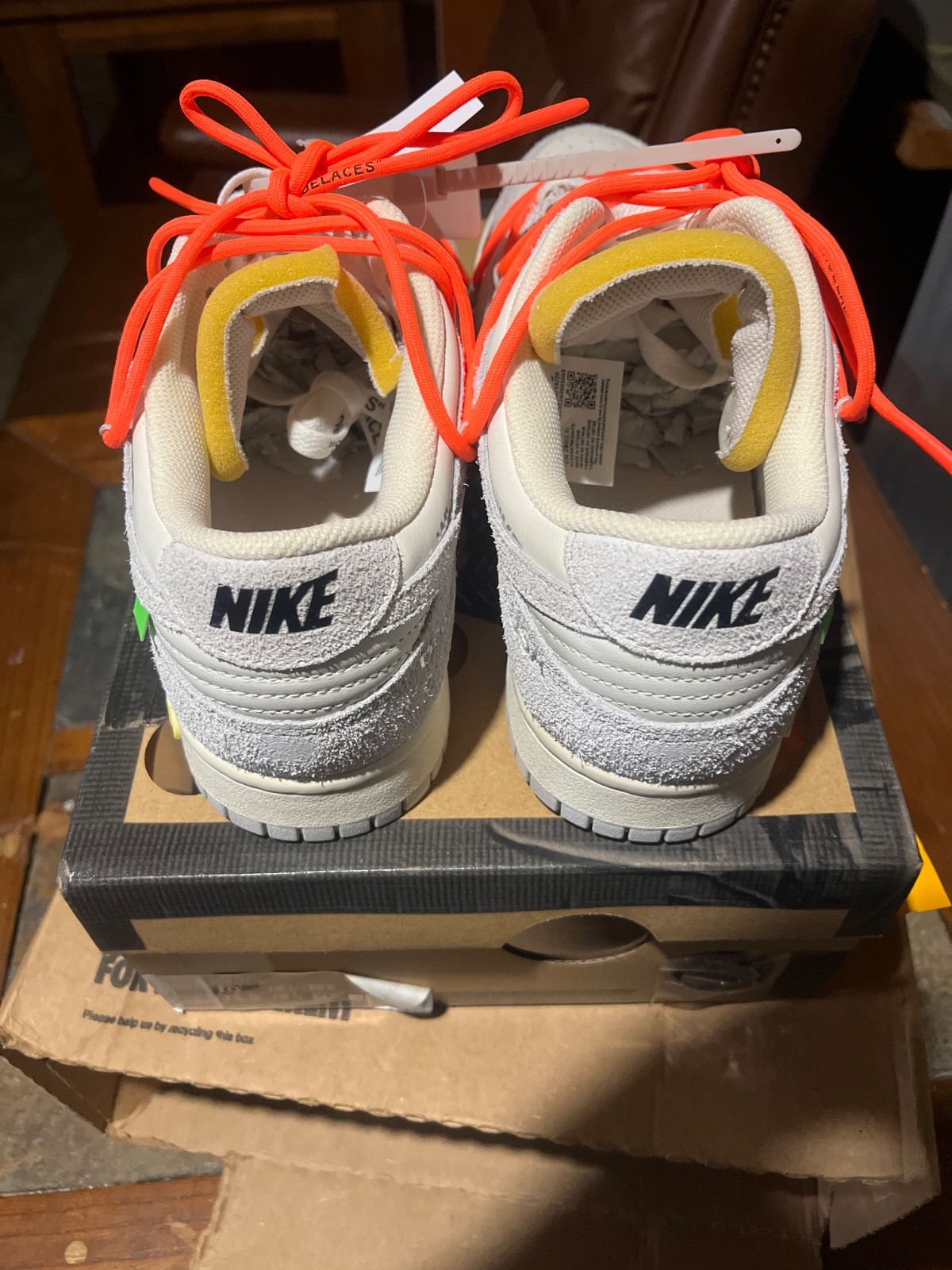 Nike dunk low off-white lot 11 Size 10