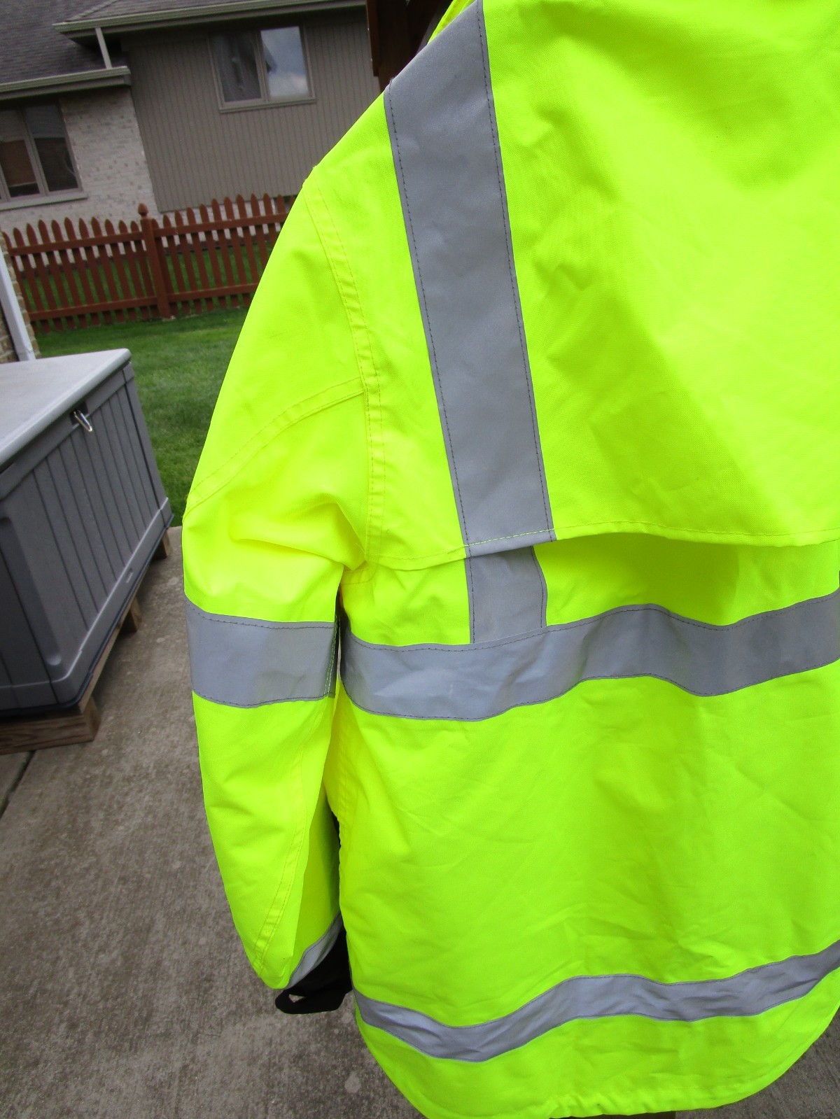 Tingley J24122 Icon Jacket Large High Vis Green 100% Water/Windproof Class 3