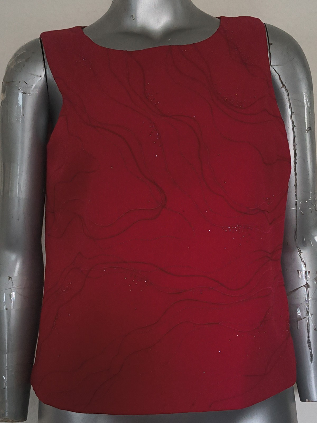 Woman EMBROIDERED BEADED TANK TOP Size 12 SLEEVELESS SIDE ZIPPER LINED BURN RED