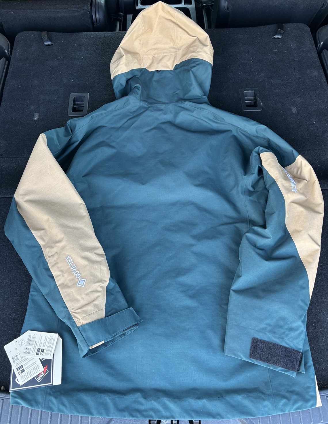Adidas Terrex Xperior 2 Layer Lined Gore-Tex Performance Jacket JN3086, Men’s M