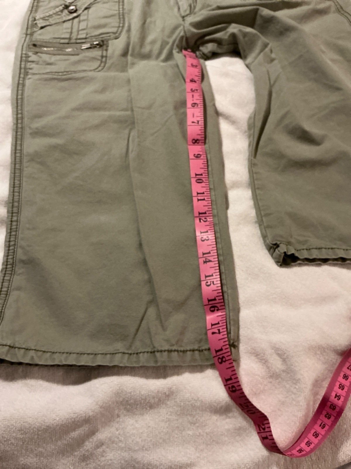 womens Jordache capris, button and siz closure