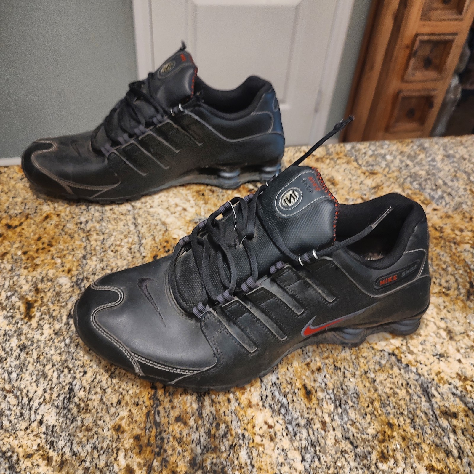Nike Shox NZ Black White Varsity Red Sneakers 378341-017 Mens Size 11.5