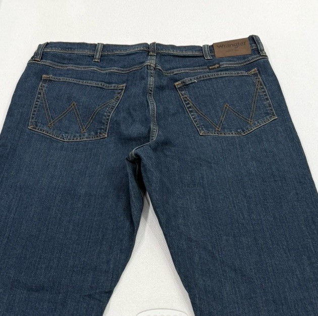 Wrangler Men’s Regular Fit Regular at Seat & Thigh Pants, Dark Blue, Size 38X32