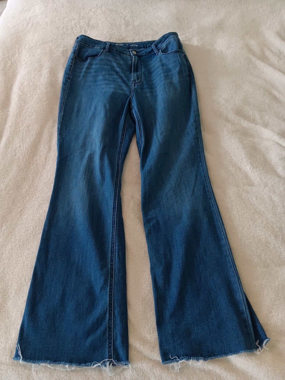 Old Navy Women’s High-Waisted Wow Flare Leg Jeans Sz 14 Tall