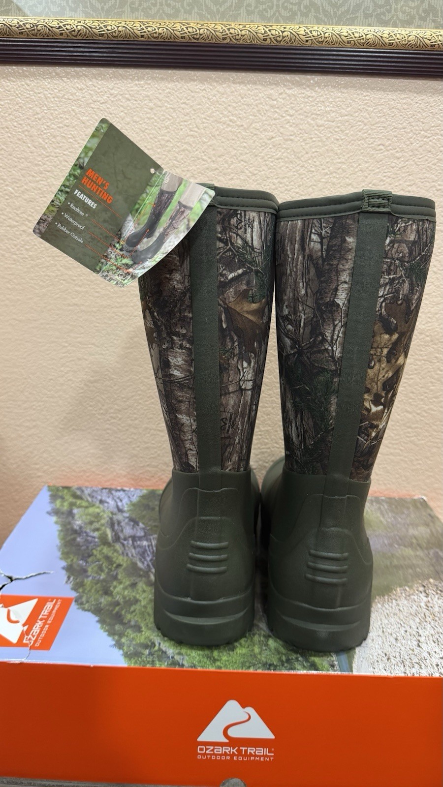 Size 13 Men’s Ozark Trail Waterproof Hunting Rubber Boots Realtree Camo Green
