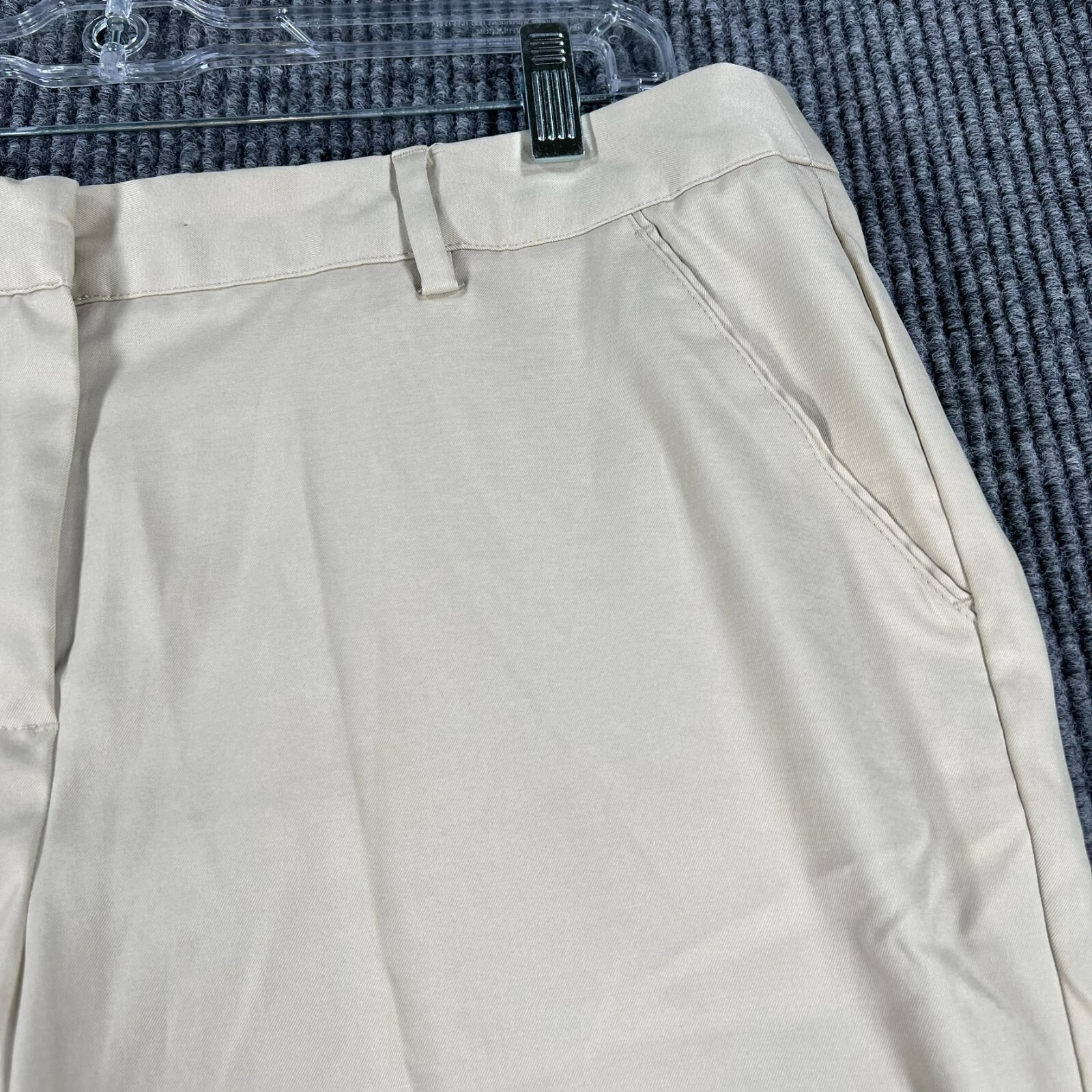 Greg Norman Womens Shorts Size 10 Beige Golf Outdoor Hiking Walking Chino