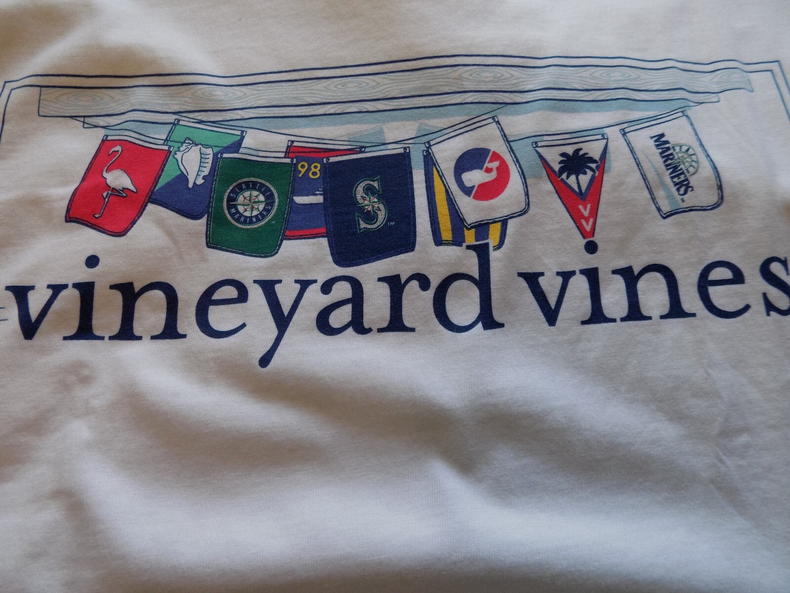 Men’s Vineyard Vines White Cotton Seattle Mariner’s Bar Flag T- Shirt XXL MLB