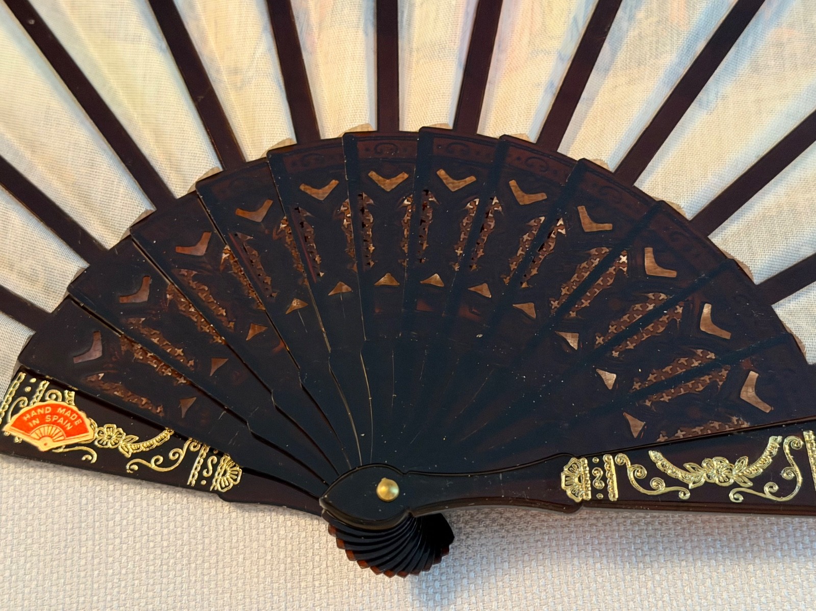 Vtg Giner Hand Fan W Box Features Period Clothing Fabric Plastic Gold Trim Spain