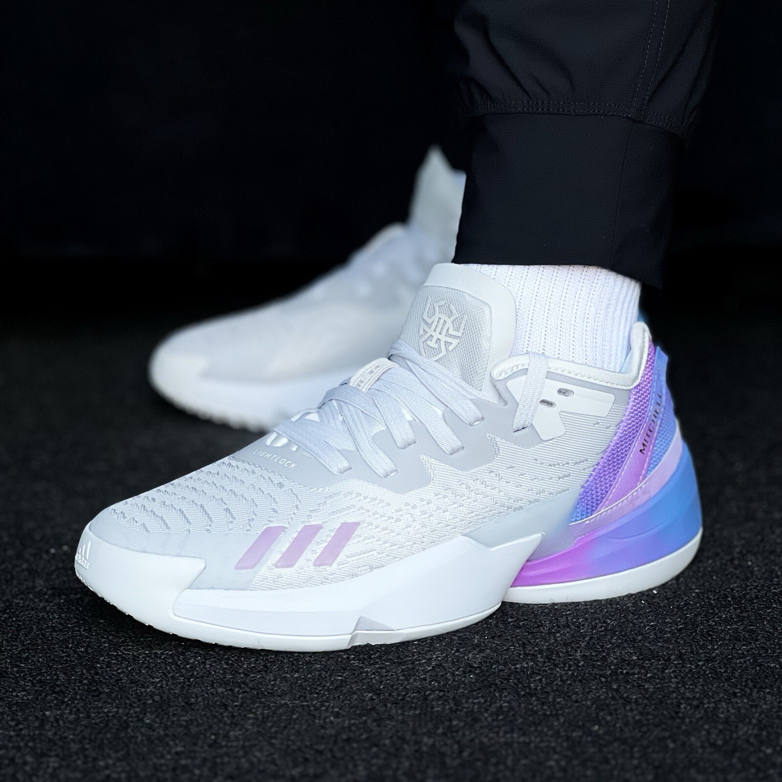 Adidas D.O.N Issue Men’s Sneaker Basketball Shoe White Athletic Trainers #502