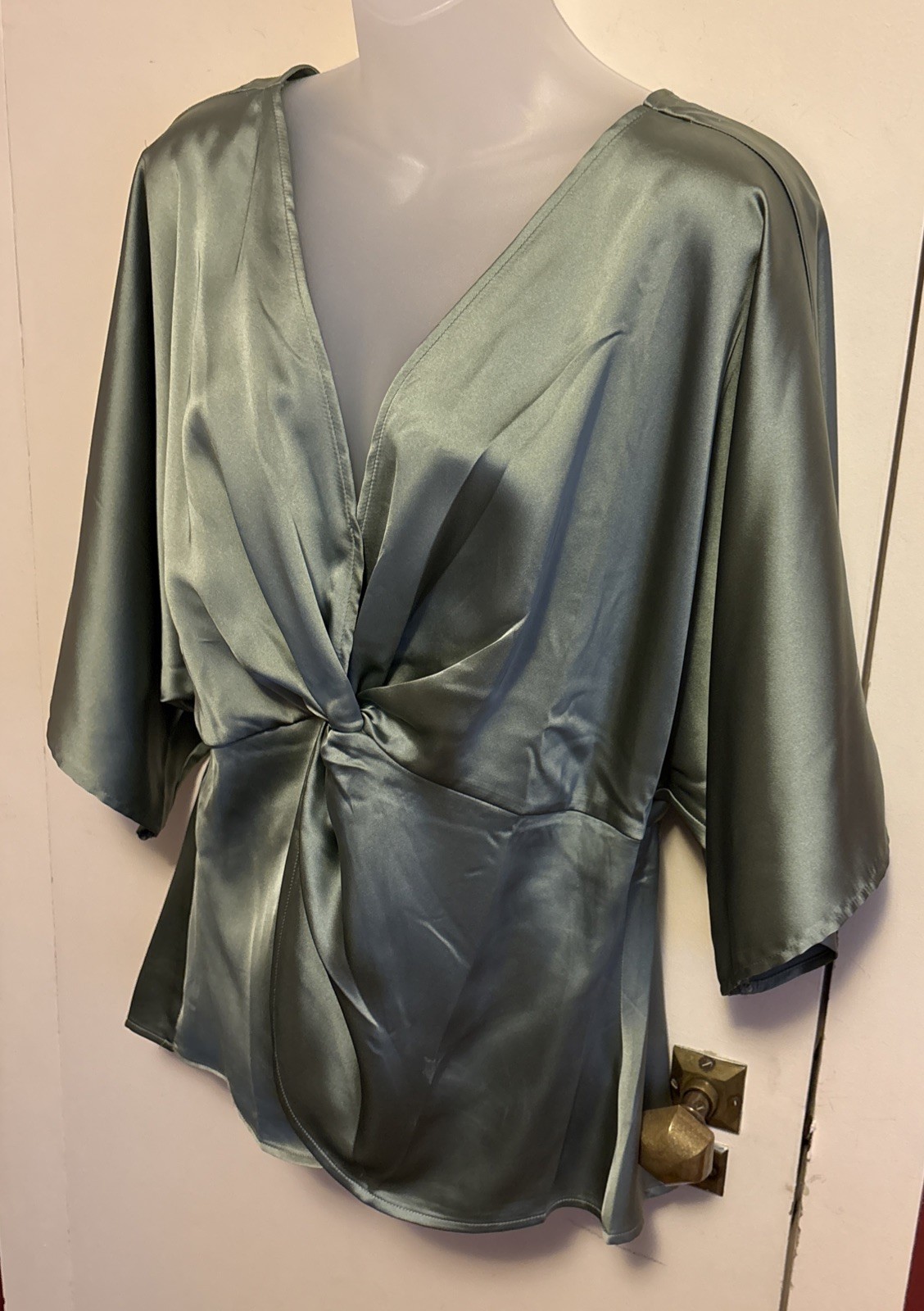 Pleione Satin Green Sz Large Blouse Front Twist short Sleeve Vneck Women’s