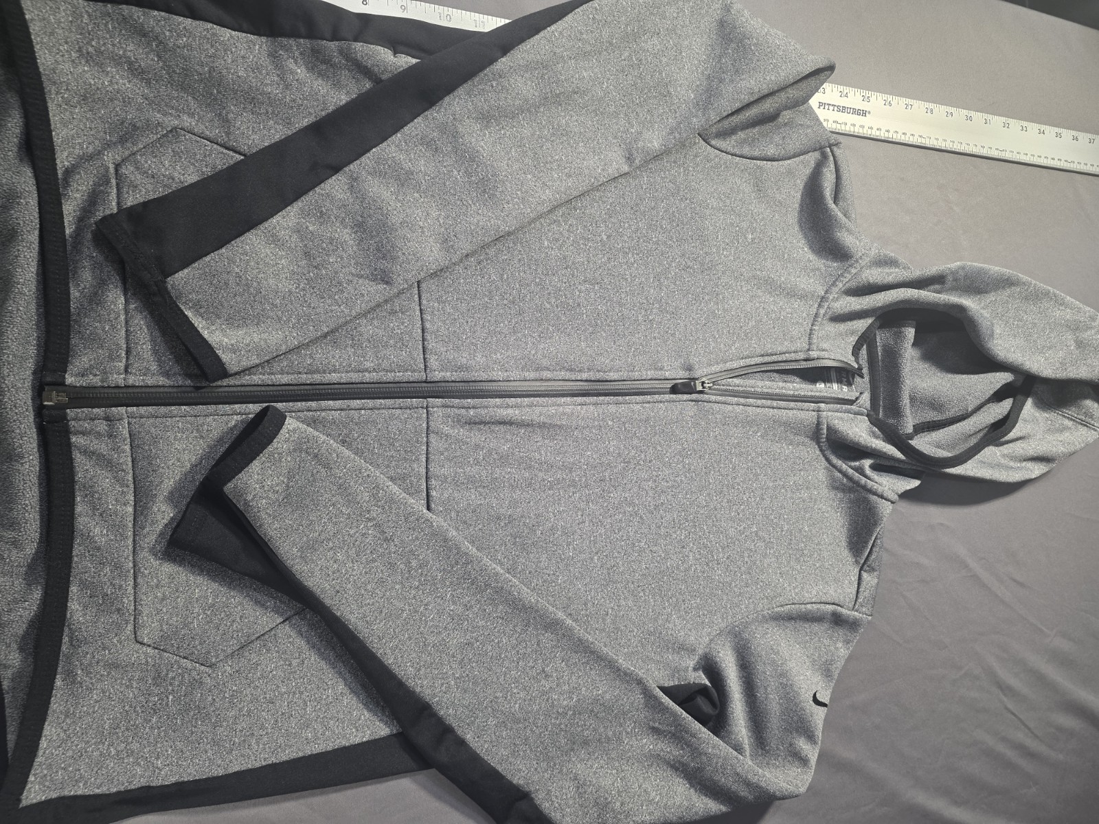 Nike Therma-FIT Full Zip Hoodie Jacket – Women’s Large – Gray/Black