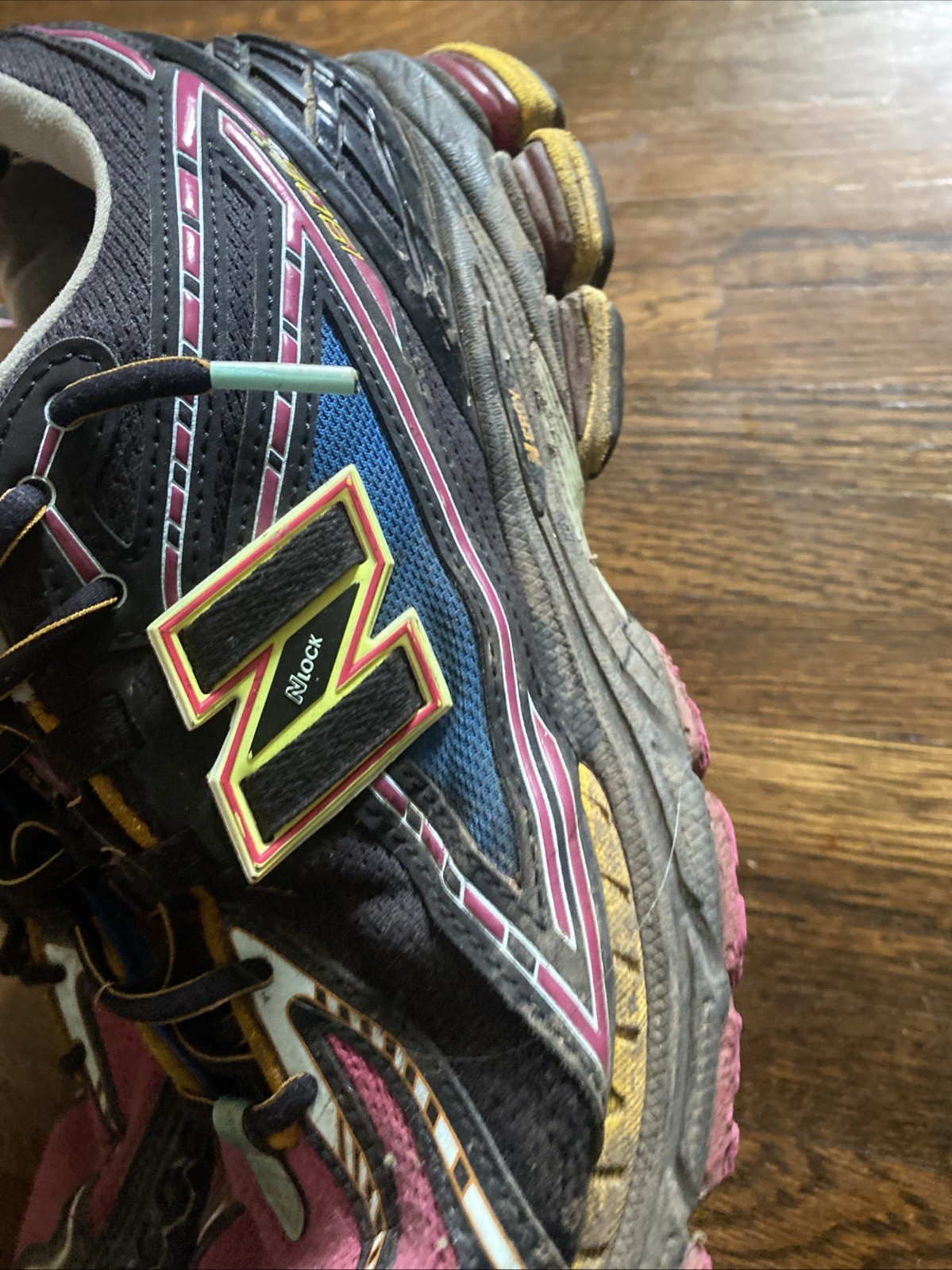 New Balance 1906R Neon Nights