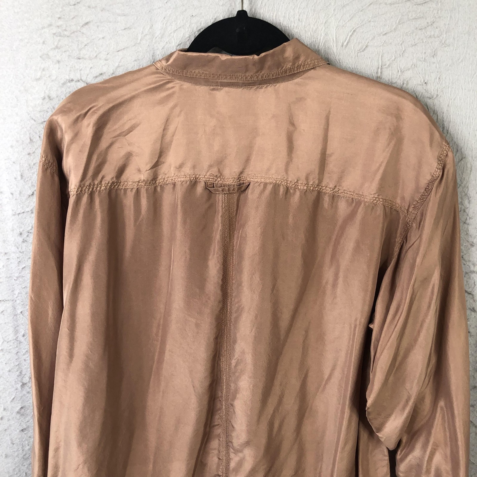 Luxury Top Womens L Beige 100% Silk Button Front Pockets Long Sleeve Career