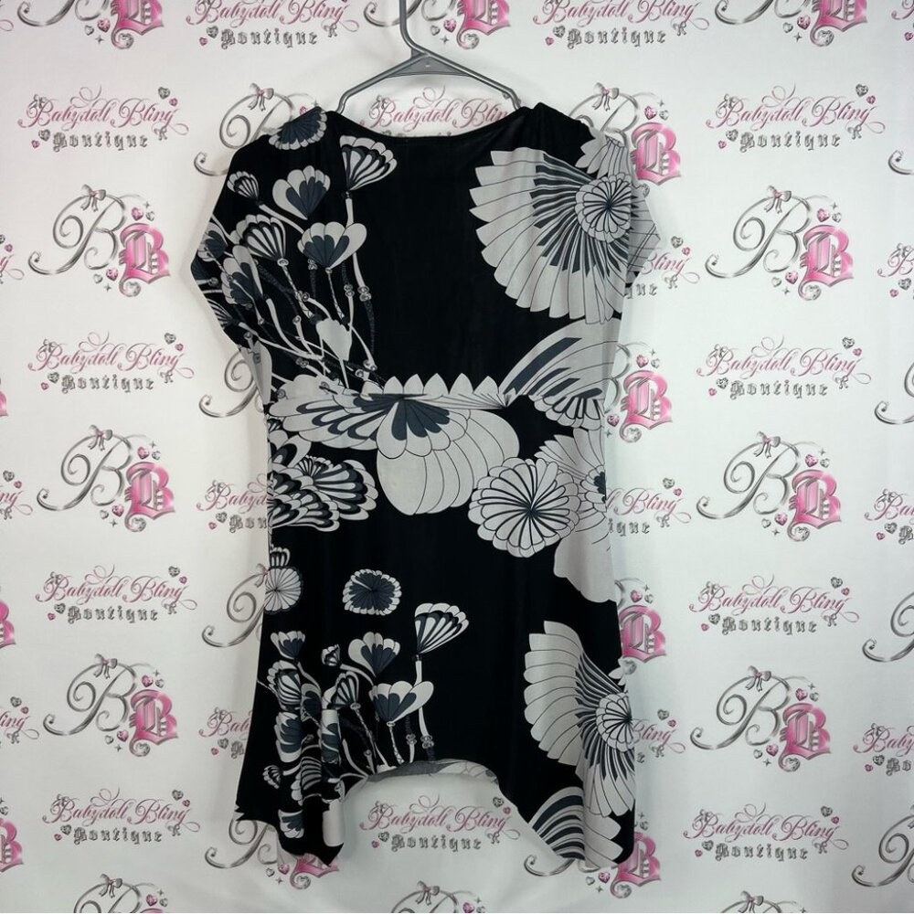 Beechers brook top asymmetrical fairy hem Floral Black Gray Top fan look flowers