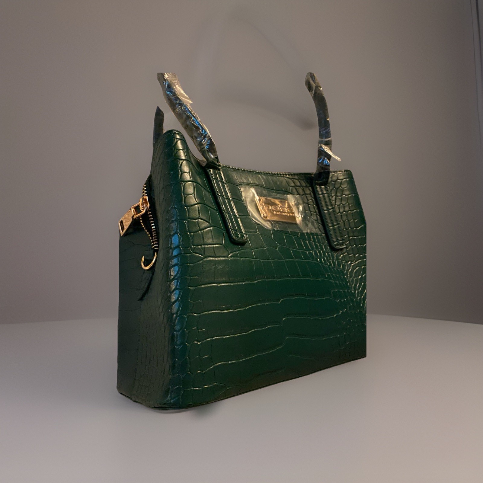 NWT Bebe Green Croco Satchel Top Handle Zip & Magnetic Detachable Strap