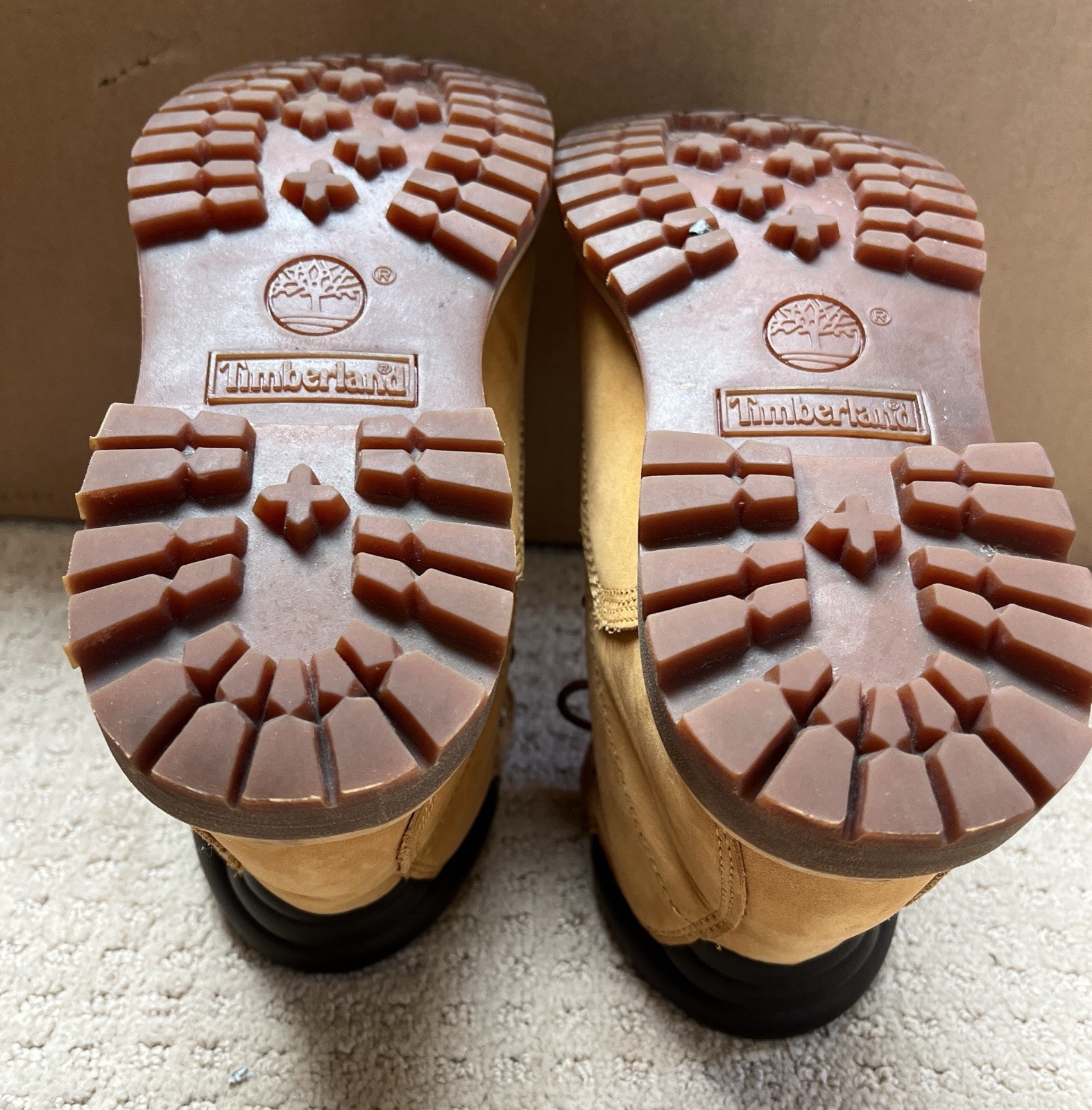 TIMBERLAND – Women’s Waterville 6 inch boots Shoe Size 6M