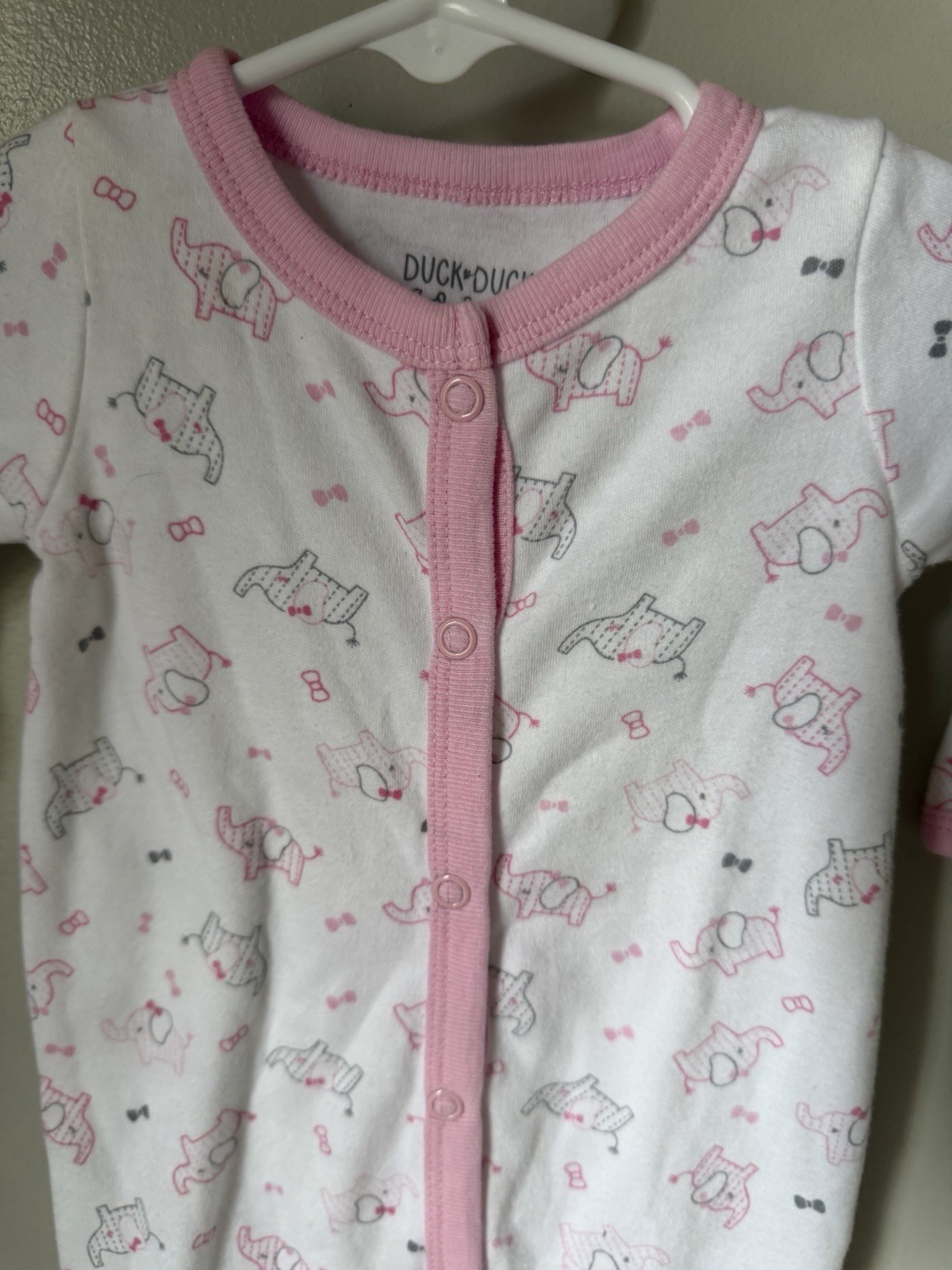 Duck Duck Goose 0-3M White Pink Elephant Footed Sleeper One-Piece Snap Knit