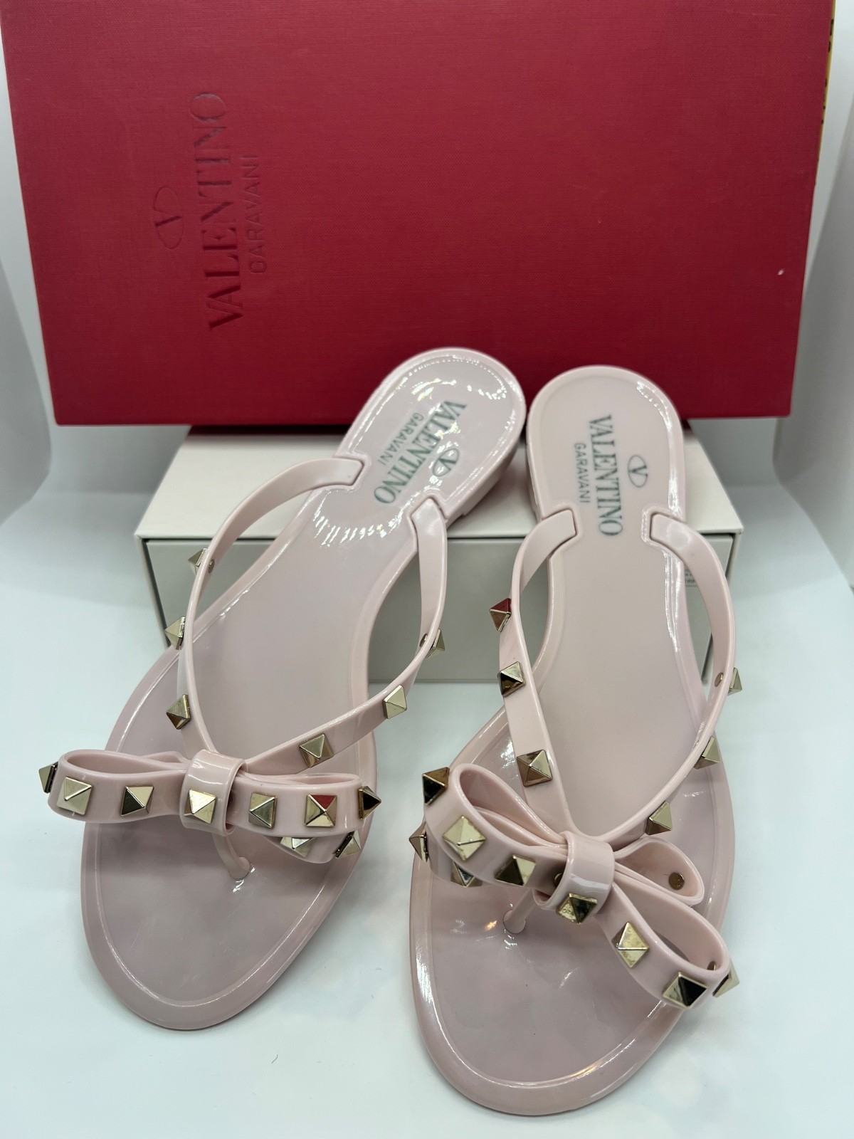 $570+ Valentino Garavani Rockstud Thong Jelly Flip Flop Sandals Rose Water Sz 37
