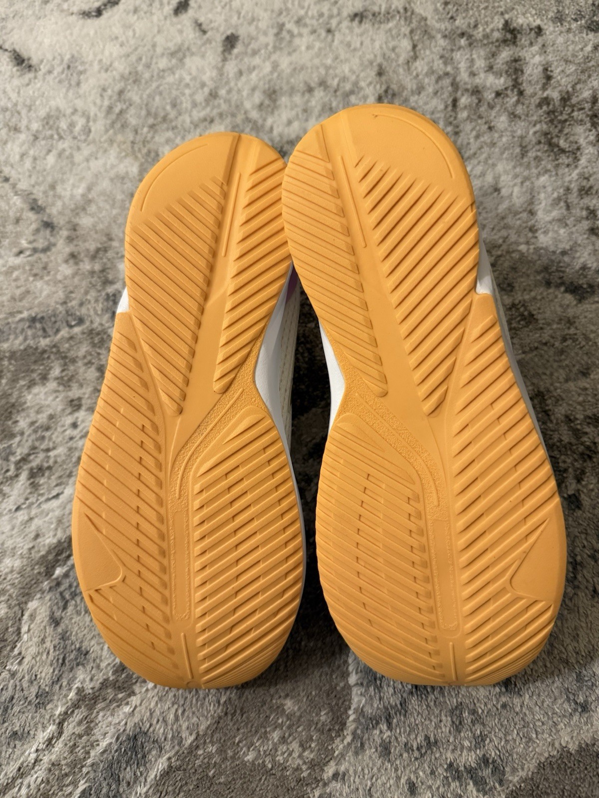 Adidas Sneaker, Ivory/Gold Metallic/Hazy Orange, 5US-37 1/3EUR Unisex Big Kid