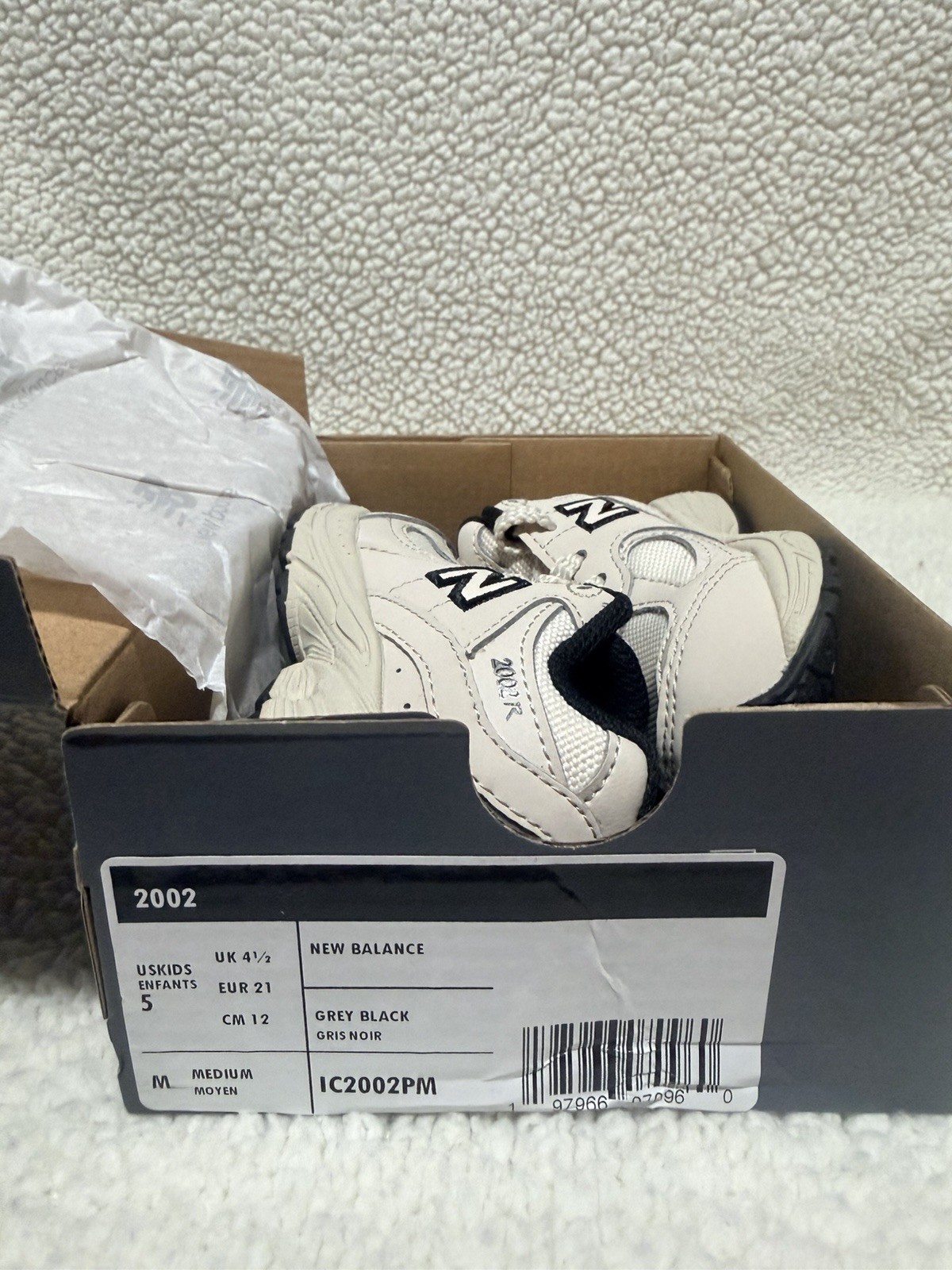 New Balance 2002R Unisex Kids Athletic Sneakers US 5 M Gray/Black IC2002PM