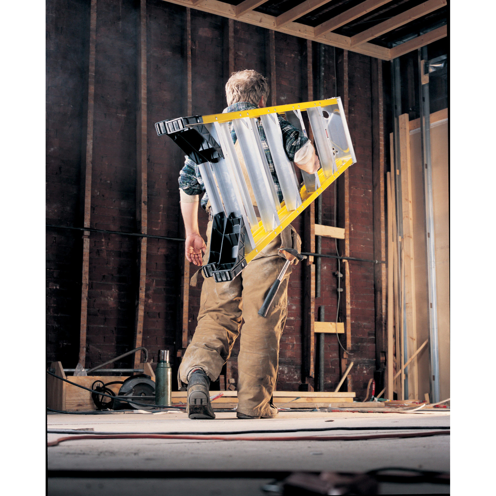 Werner 7300 6-ft ( 10-ft Reach Height ) Fiberglass Type 1AA – 375 lbs. Lo|125597