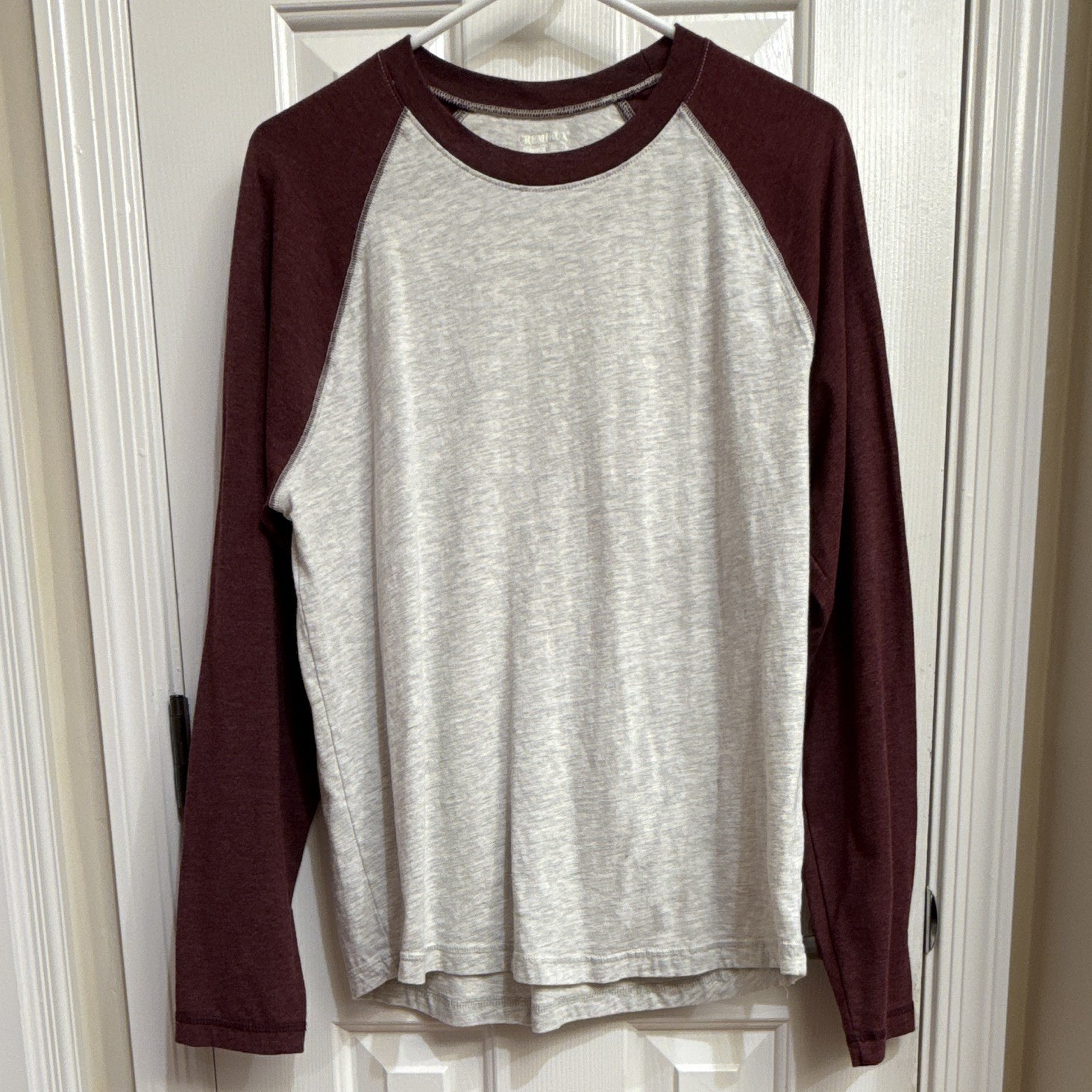 Cremieux Premium Denim Men’s Long Sleeve Raglan Crewneck Tee Gray/Burgundy L