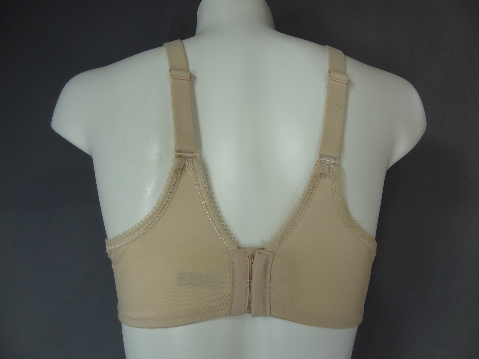 Wacoal 853192 Underwire Lined Basic Beauty Contour T-Shirt Bra size 34DD