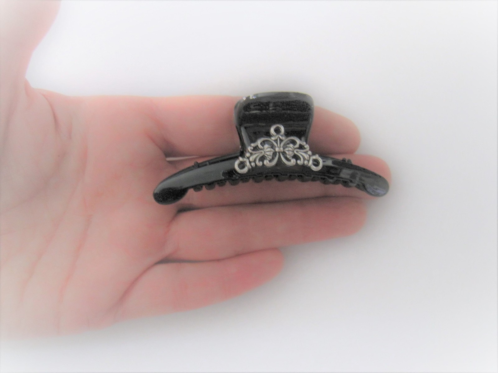 Black and silver metal design hair claw clip for fine, thin hair
