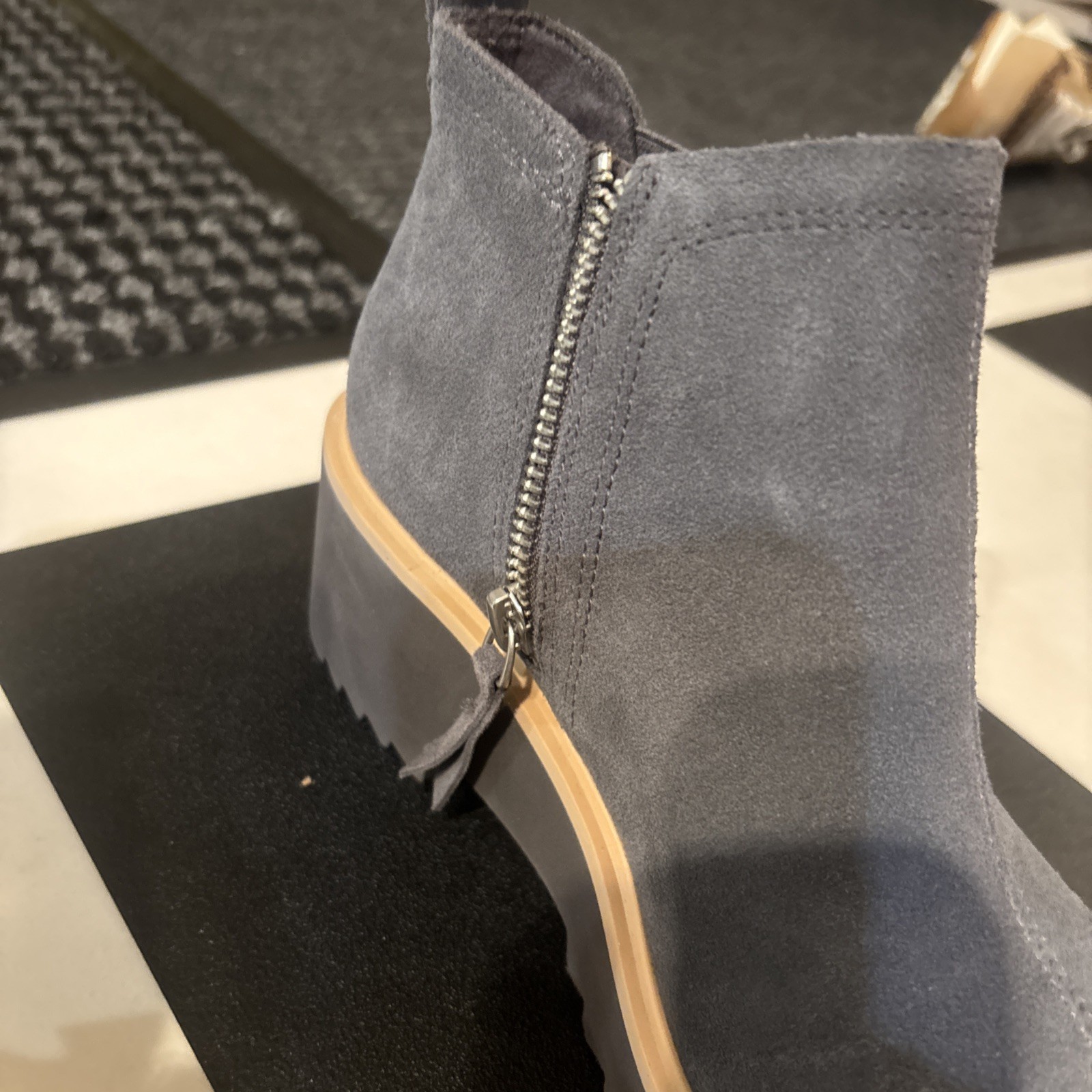 Toms NWT Women Maude Forged Iron Suede Side Zip Ankle Boots Sz 8 – NWT NWOB