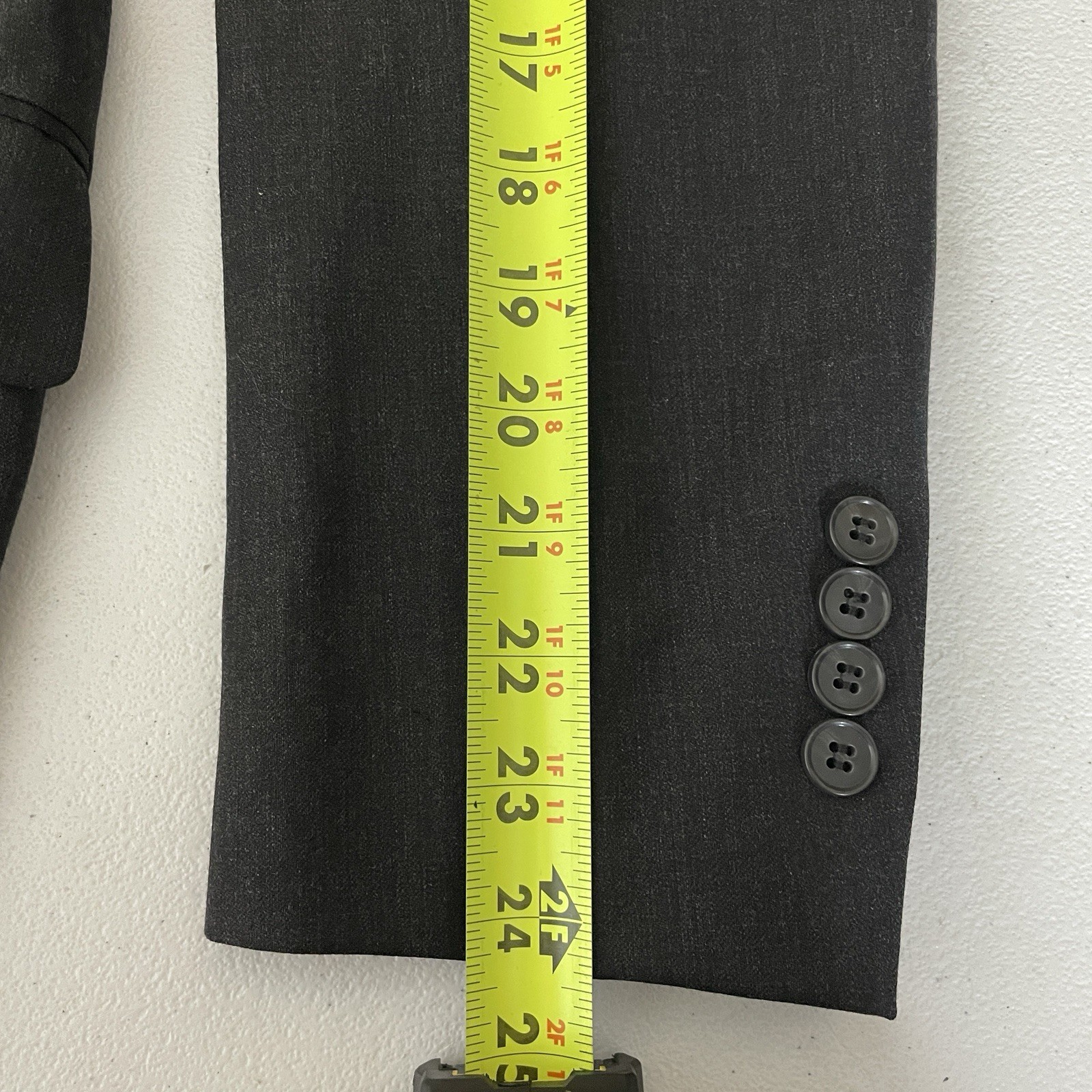 Axcess 2 Piece Suit Mens 40R 32×30 Dark Gray Solid 100% Wool Three Buttons Pants