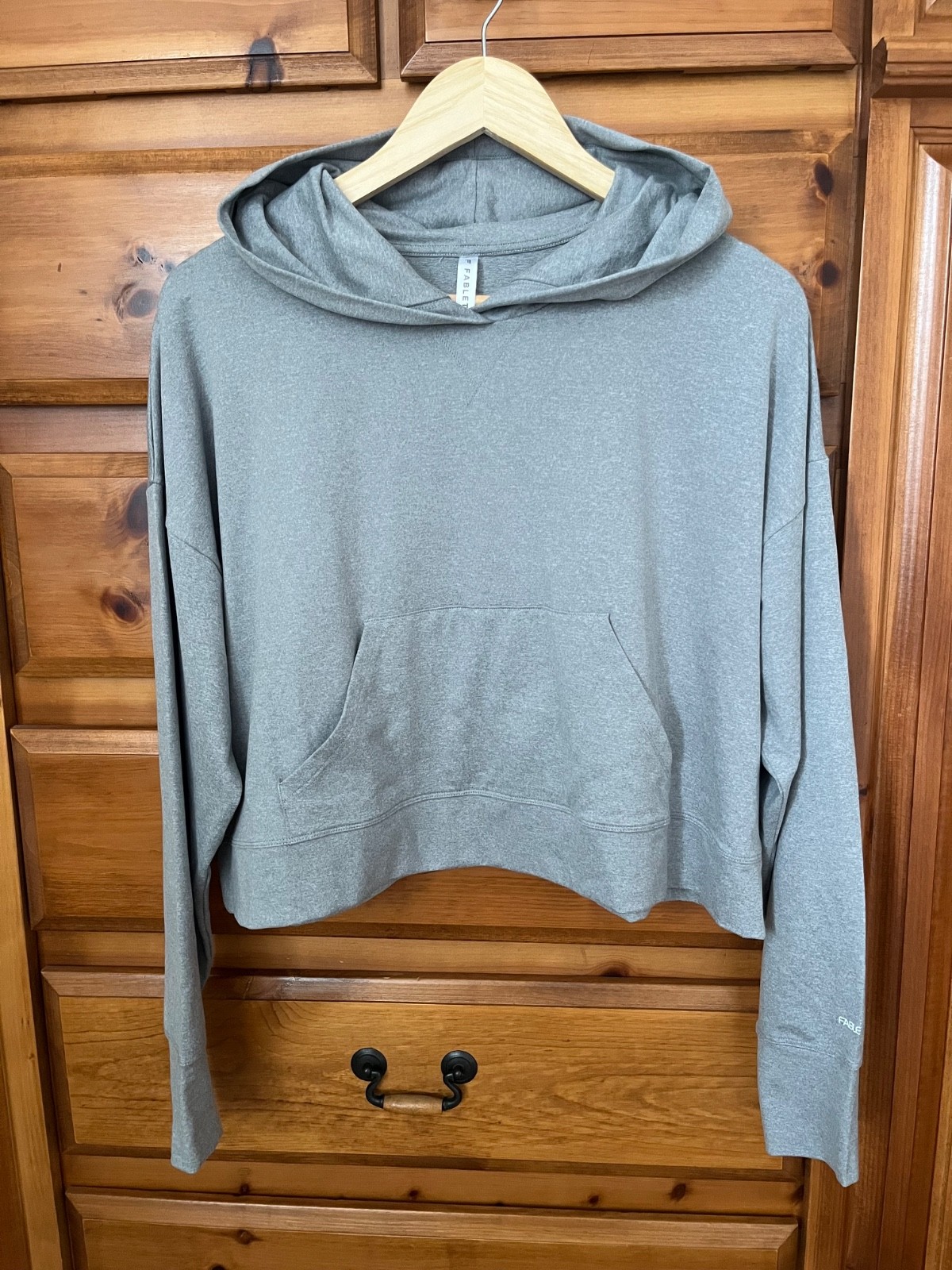 Fabletics Cloud Jersey Hoodie Women’s Cropped Size M Grey Kangaroo Pocket
