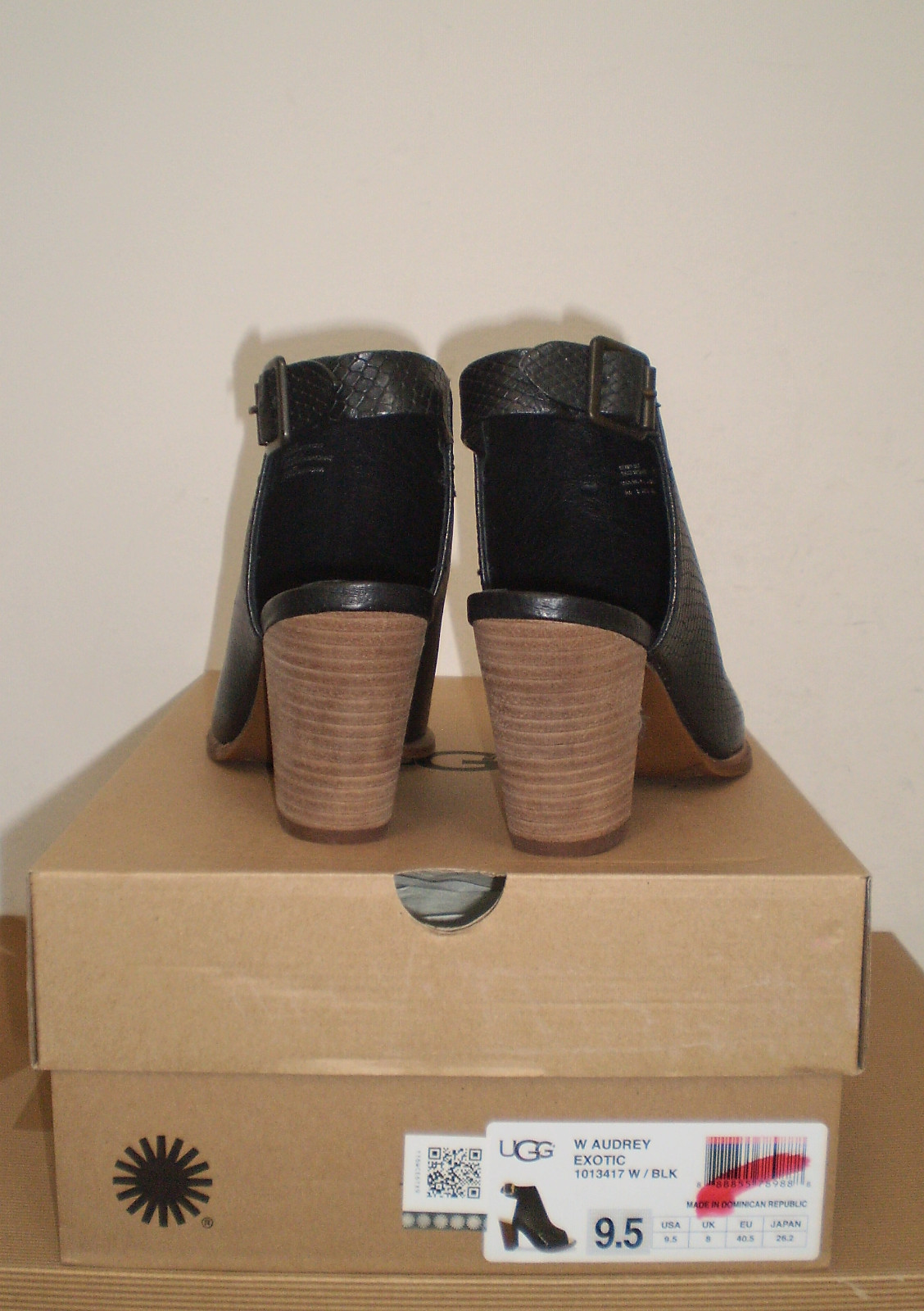UGG AUDREY EXOTIC Peep Toe Sandals BLACK Embossed Leather 9.5US NWB $160 MSRP