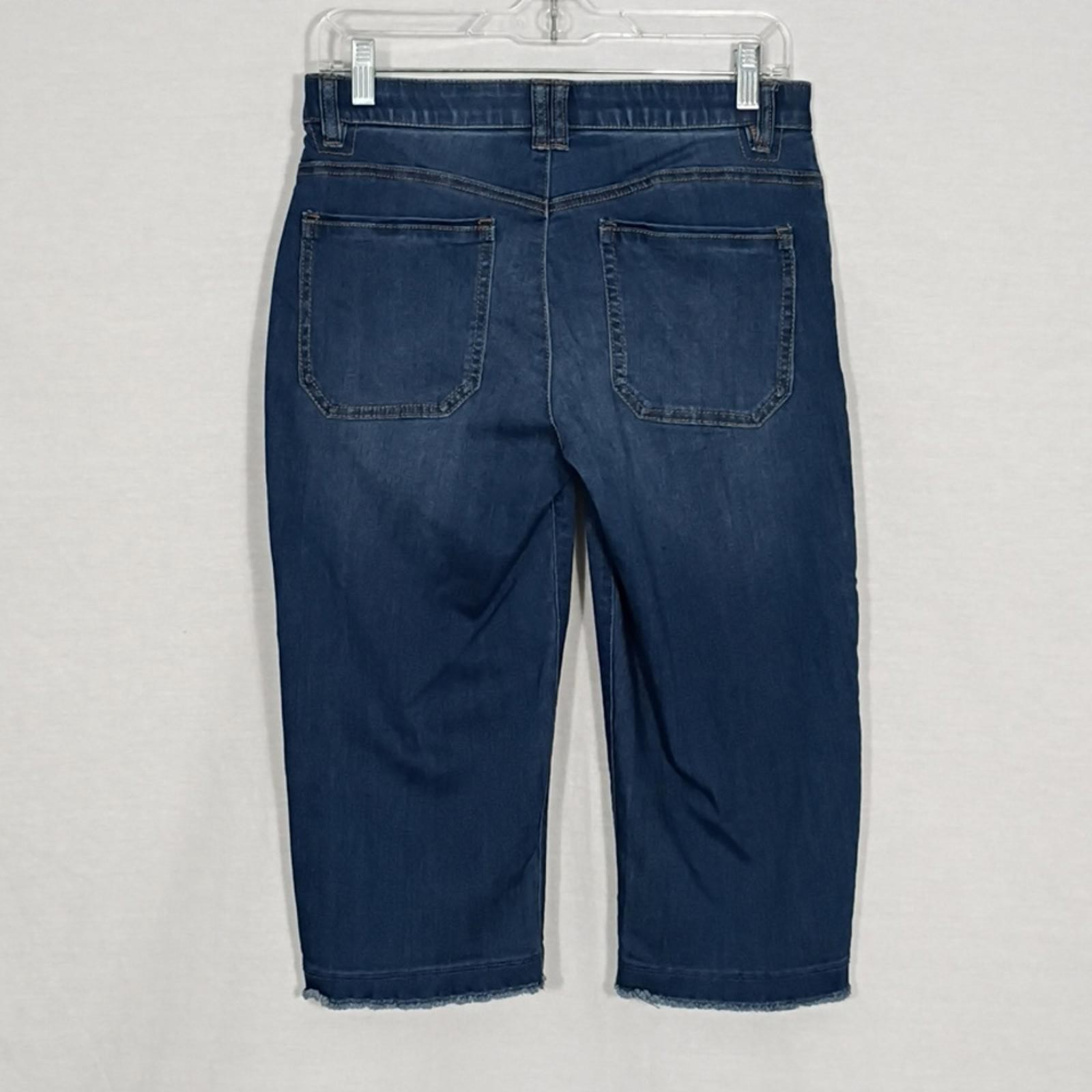 NWT Democracy Blue Ab Tech Skimmer With Fray 18 Inch Inseam Womens Size 6