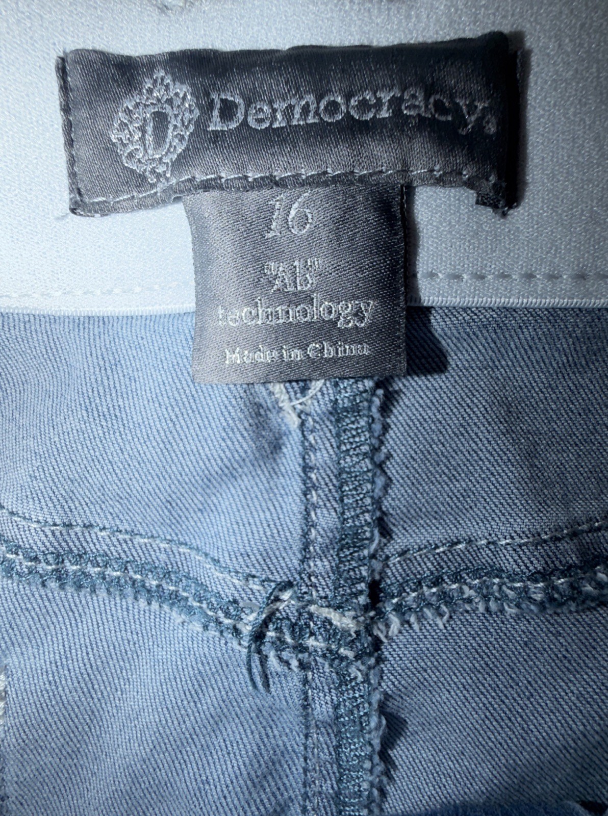 Democracy “Ab”Technology Straight Leg Ankle Jeans Raw Hem Women’s Size 16
