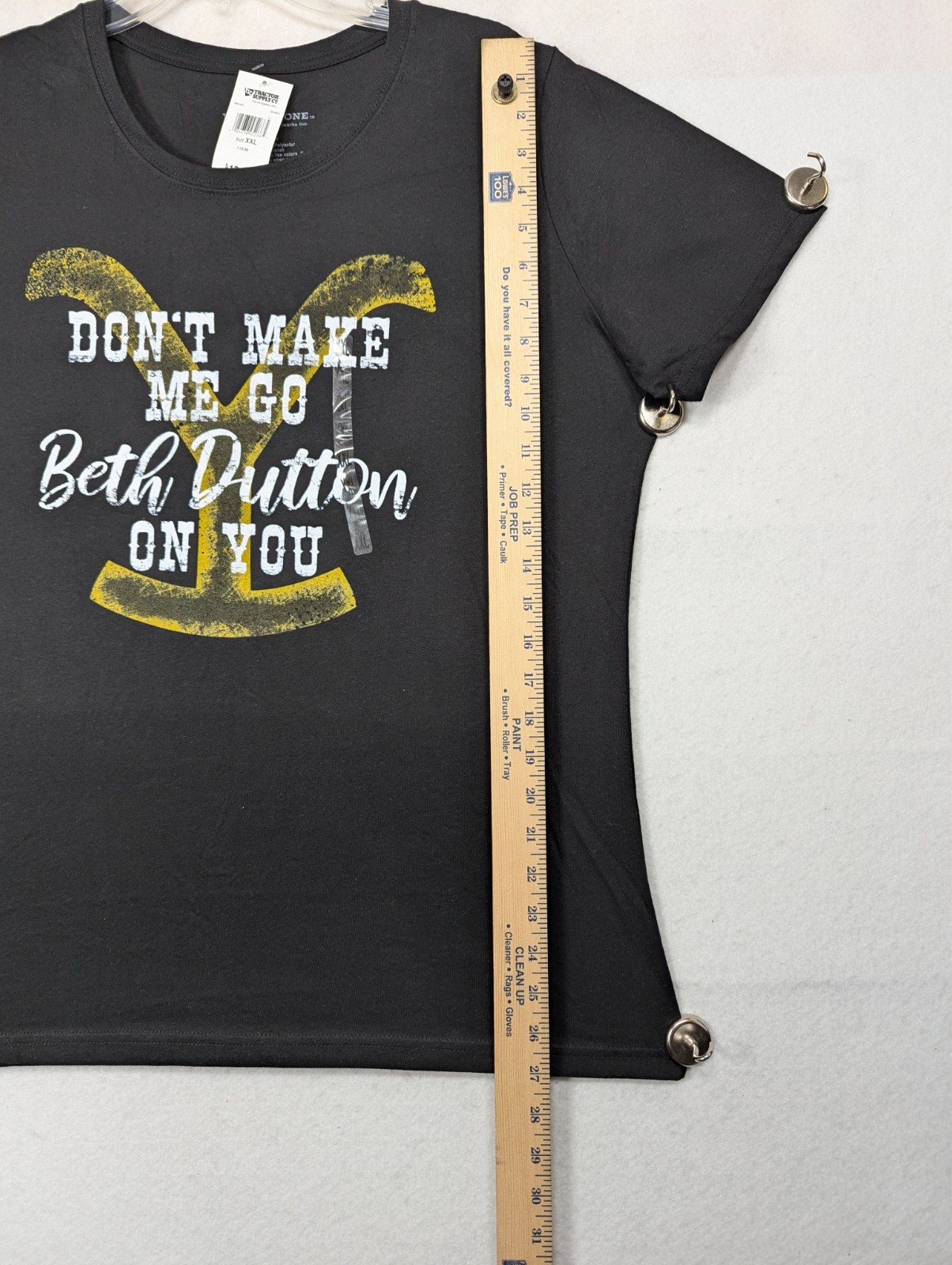 Yellowstone – Dutton Ranch – Women’s – Black Fitted T-shirt – Size XXL