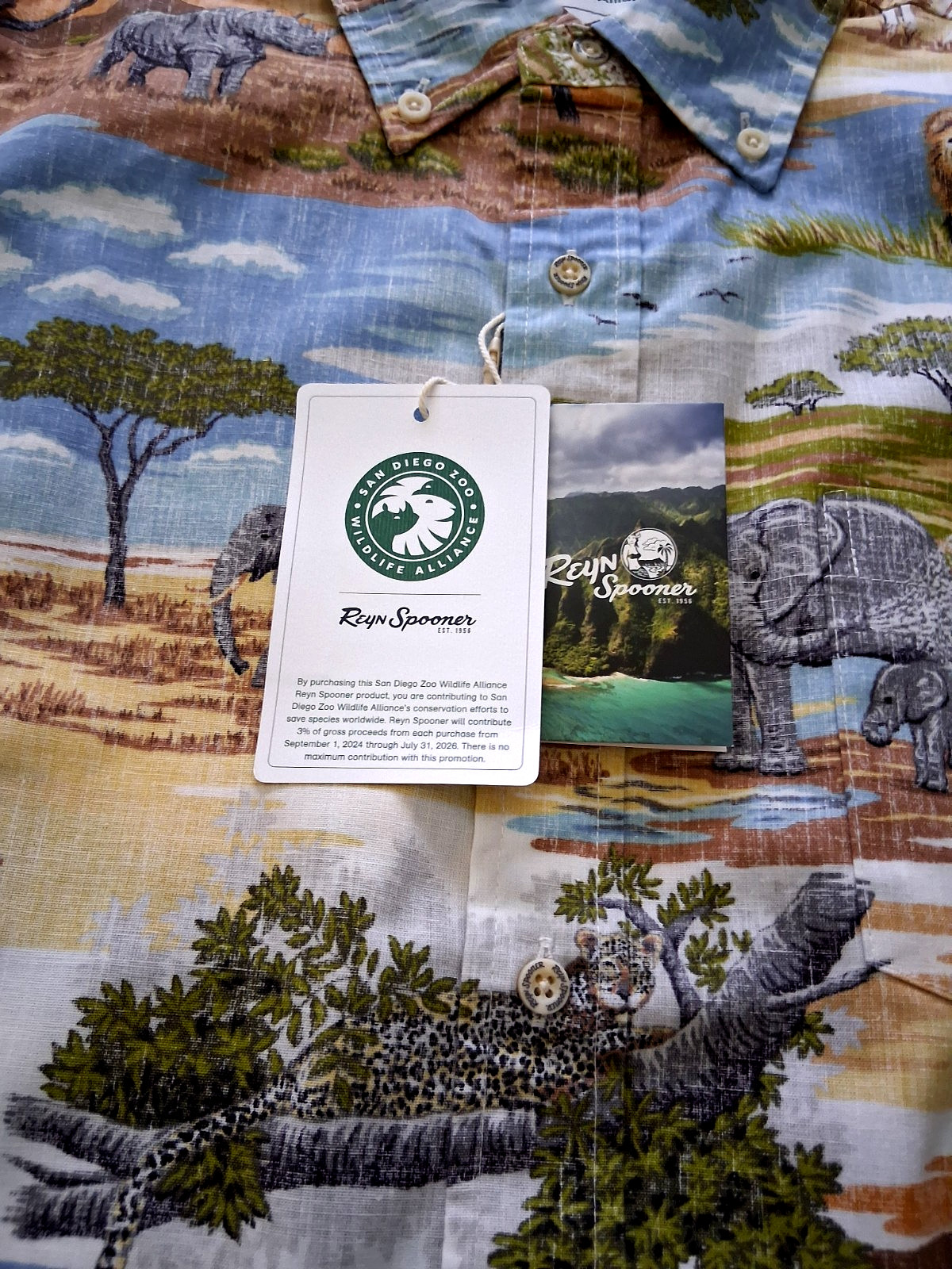 Reyn Spooner Men’s “SAN DIEGO ZOO WILDLIFE AFRICAN SAVANNA ” Classic Fit Sunset