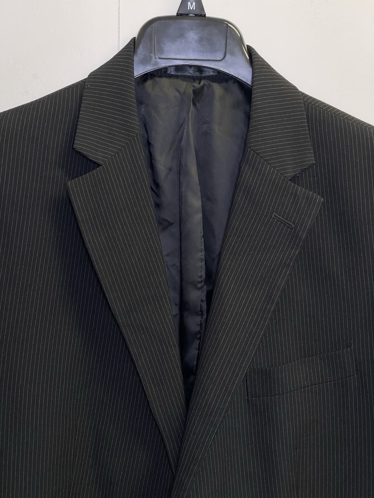 Geoffrey Beene Men’s Size 42L Blazer Black Pinstripe Jacket Polyester/Rayon