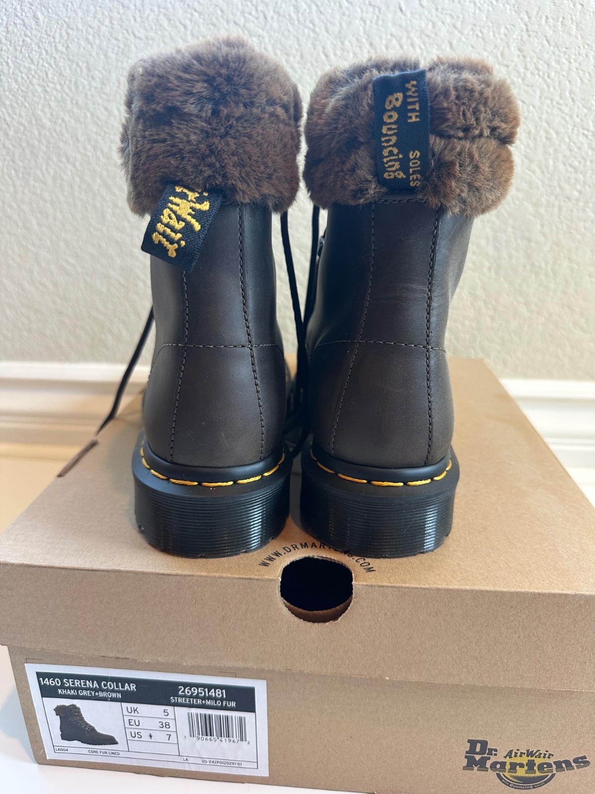Dr. Martens 1460 Serena Collar Women’s US 7 Khaki Grey Brown Fur Lined Leather B