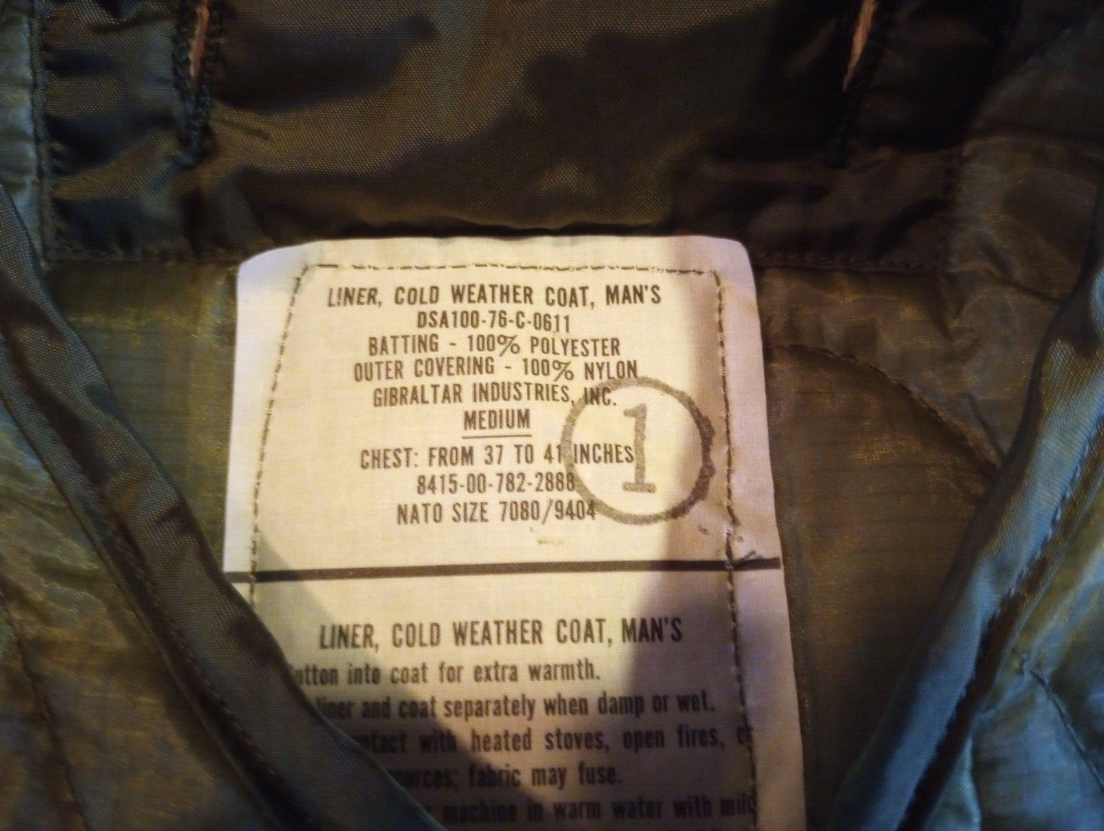 NEW MILITARY ISSUE M-65 FIELD JACKET LINER QUILTED COAT LINER MEDIUM USA MADE