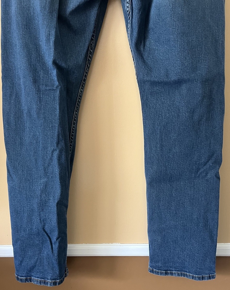Wrangler Men’s Free To Stretch Athletic Fit Jean Blue 32×30 (actual 32×29.5)