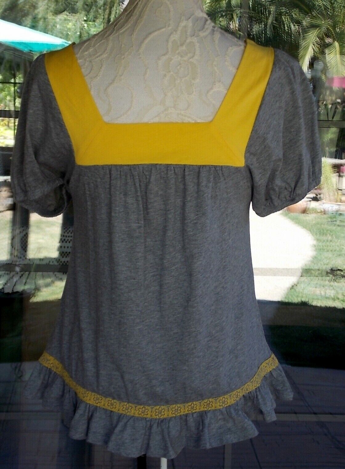 Babydoll Style Short Sleeve Ruffle Trim Derek Heart Shirt Sz S, M 34-36″ Bust
