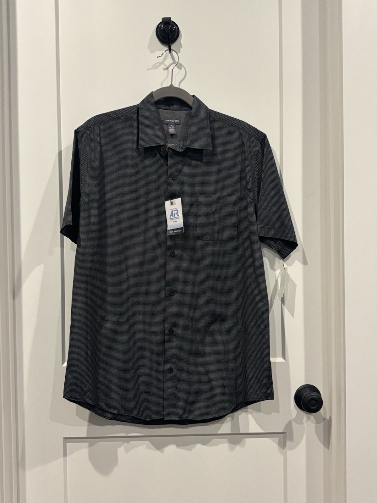 NWT Men’s Medium Van Heussen Button Down Short-sleeve Shirt Moisture Wicking