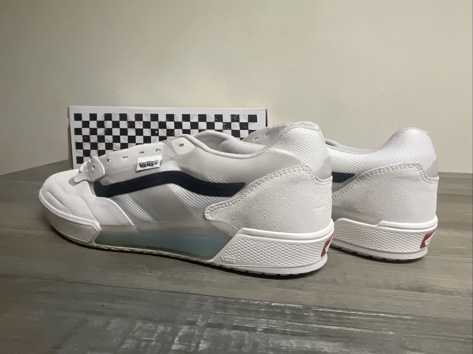 Vans AVE 2.0 White/Black/Blue Skateboarding Skate Shoes Sneakers Men’s Size 12
